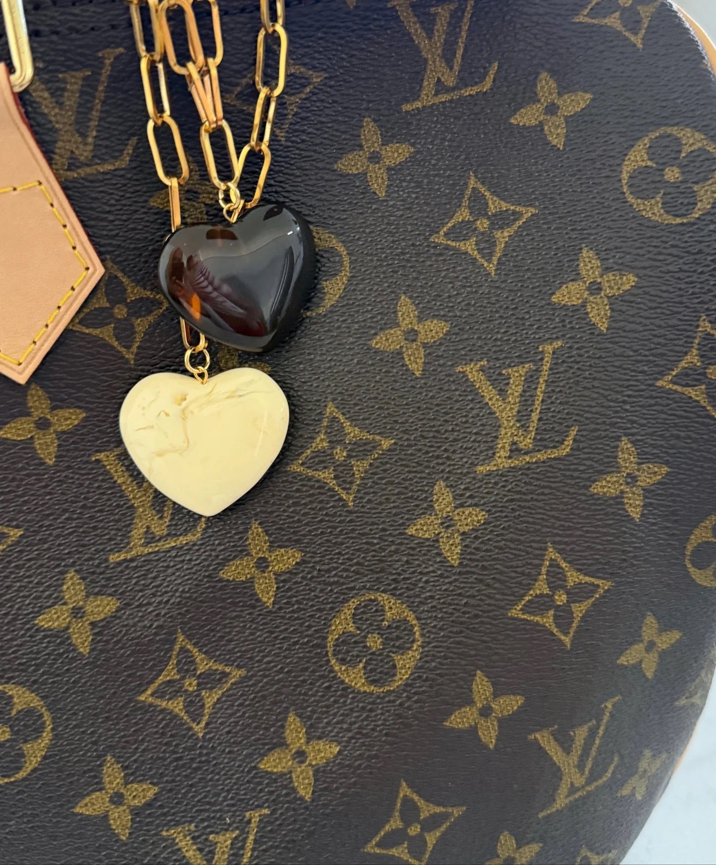 Gold Resin Heart Pendant Necklace Minimalist 18K Gold Plated Stainless Steel Necklace